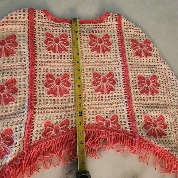 House of Harlow 1960 Pink Revolve Floral Crochet Fringe Poncho Sweater Boxy Boho - Picture 8 of 12